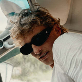 Auras Black Frame Grey Polarised Lens